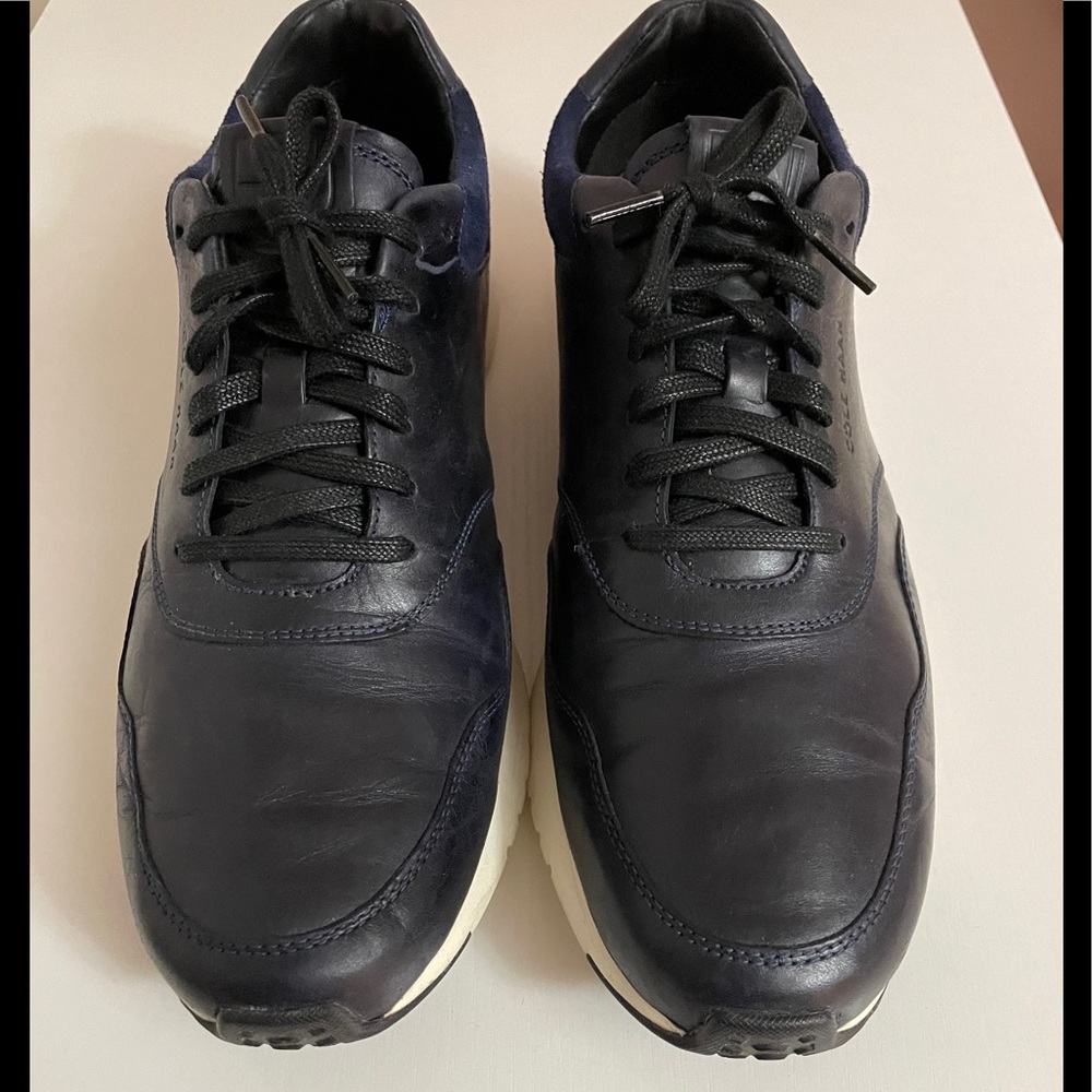 Size 14 men’s shoe